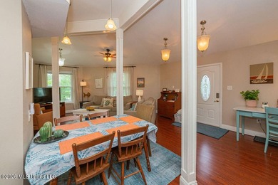 Price reduced to $259,000. Unique Waterfront Home! Older Round - photo 4