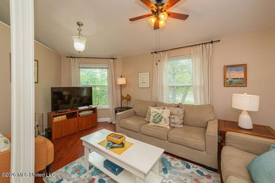 Price reduced to $259,000. Unique Waterfront Home! Older Round - photo 6