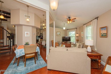 Price reduced to $259,000. Unique Waterfront Home! Older Round - photo 9