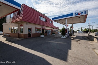 Separate lots for a total of 1.50 acres. 2 businesses plus - photo 21