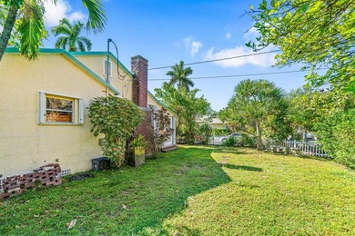 West Palm Beach corner double lot. Hidden behind a white picket - photo 21
