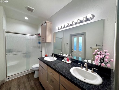 Light, Space, and a Hint of Ocean - Welcome Home. Coastal living - photo 22