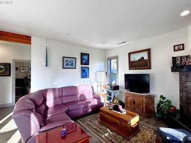 Light, Space, and a Hint of Ocean - Welcome Home. Coastal living - photo 37