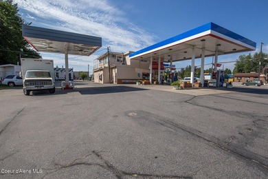 Separate lots for a total of 1.50 acres. 2 businesses plus - photo 40
