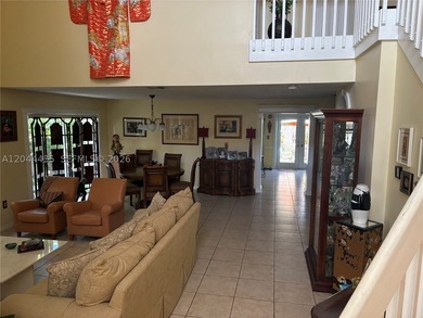 Outstanding. Beautifull. 4 bed & 3baths. 2 floors. Home, with a - photo 3