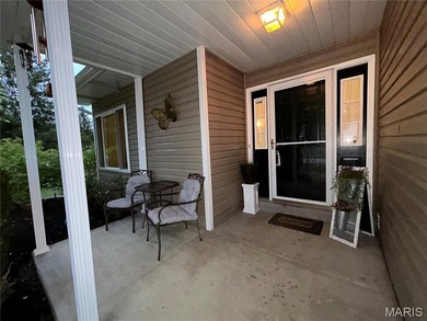 Gorgeous Two-story on LEVEL lot, in a great location near Hwy 55 - photo 3