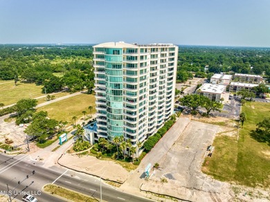 Welcome to Unit 502, where stunning ocean views and resort-style - photo 1