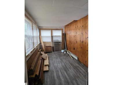 FIXER UPPER PROPERTY. Up north cottage for sale, in the heart of - photo 10