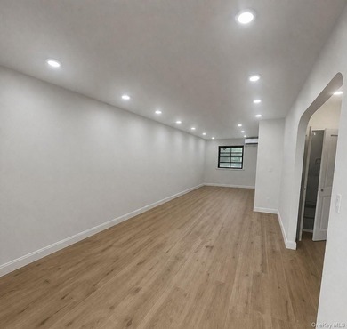 Great House Prime location! Fully diamond renovated and newly - photo 11