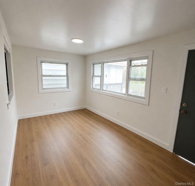 Great House Prime location! Fully diamond renovated and newly - photo 12
