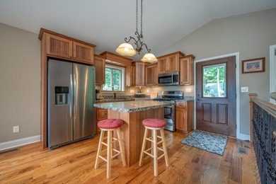 LAKE LANIER HOME WITH WATER ACCESS & VIEWS! Exceptionally well - photo 13