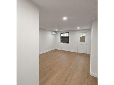 Great House Prime location! Fully diamond renovated and newly - photo 16