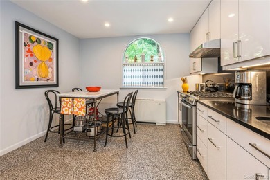 Private Riverfront Townhome with Luxury Condo Amenities - photo 6