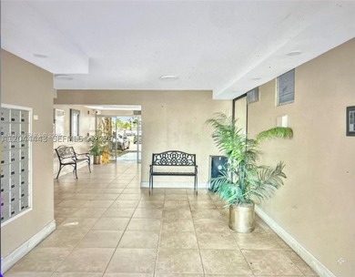 Great location for this 1 bed plus Den apartment. Den is closed - photo 4