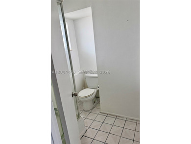 Great location for this 1 bed plus Den apartment. Den is closed - photo 10
