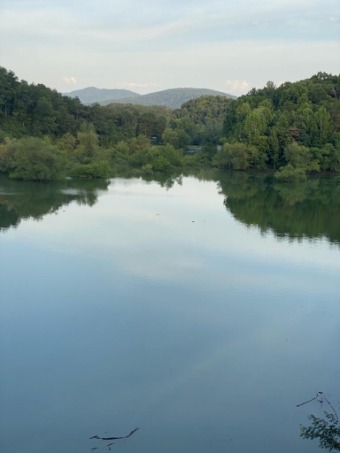 Douglas Lake Lot Sale Pending in Sevierville Tennessee