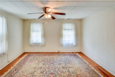 This Colonial style home in situated in Port Norfolk. 2 Bedrooms - photo 22