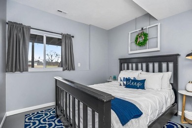 Beautifully updated home offering the perfect blend of modern - photo 34