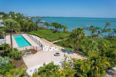 Welcome to 19 Grouper Hole Drive, a captivating waterfront - photo 38