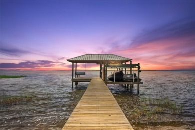 Lake Weohyakapka (Lake Walk-In-Water) Home For Sale in Lake Wales Florida