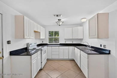 **Charming Bay Saint Louis Cottage - A Steal of a Deal!** - photo 13