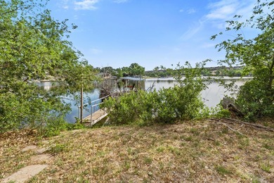 Priced below PRAD, this waterfront Lake Tanglewood home offers - photo 29