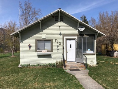 (private lake, pond, creek) Home For Sale in Northport Washington