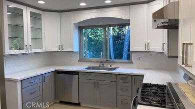 Great location. Panoramic & coastline views from the family room - photo 9