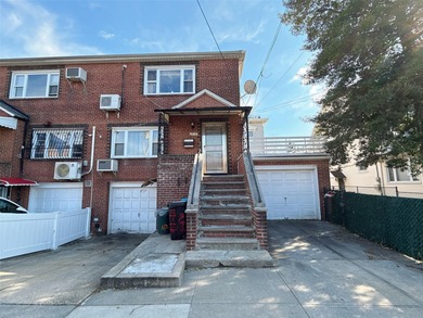 East River Townhome/Townhouse Sale Pending in Flushing New York