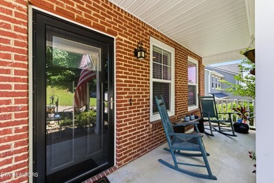 Beautiful two-story home located in the desirable Karn's - photo 3