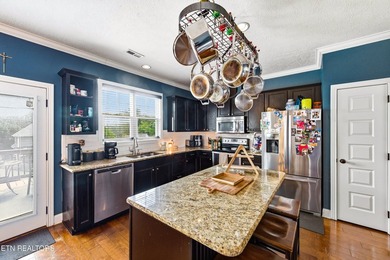 Beautiful two-story home located in the desirable Karn's - photo 10