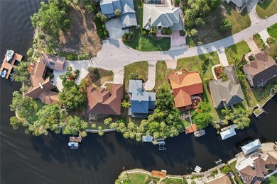 Here's your chance to live where others vacation! This gorgeous - photo 2