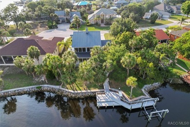 Here's your chance to live where others vacation! This gorgeous - photo 3