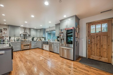 OPEN HOUSE: Sunday, July 5th 12 - 3pmMeticulously maintained and - photo 10
