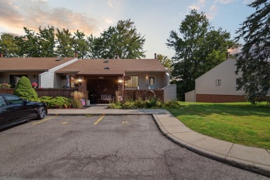 Lake Condo For Sale in South Lyon, Michigan