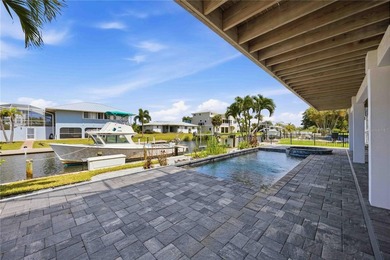 Stunning waterfront living with breathtaking Lemon Bay sunset - photo 3