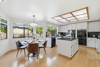 Welcome to your beautiful dream home! This lovely 4-bedroom - photo 13