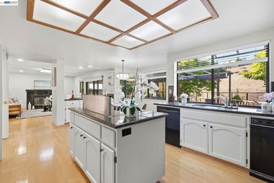 Welcome to your beautiful dream home! This lovely 4-bedroom - photo 14