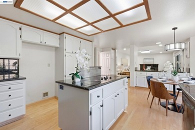 Welcome to your beautiful dream home! This lovely 4-bedroom - photo 15