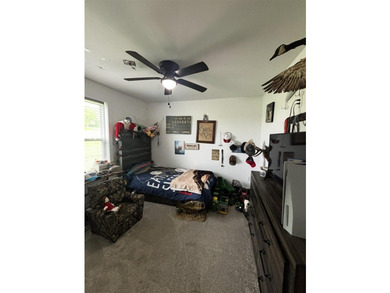 Like new and move-in Ready! This beautiful 3 bed 2 bath home was - photo 16
