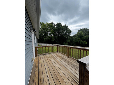 Like new and move-in Ready! This beautiful 3 bed 2 bath home was - photo 18