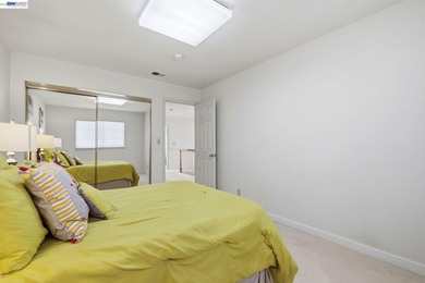 Welcome to your beautiful dream home! This lovely 4-bedroom - photo 31