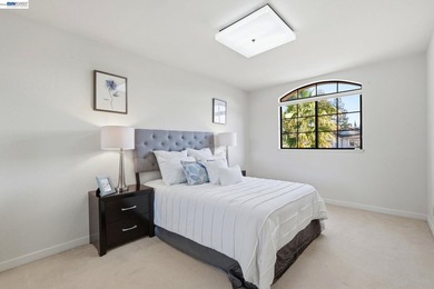 Welcome to your beautiful dream home! This lovely 4-bedroom - photo 32