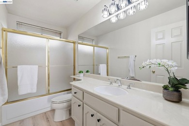 Welcome to your beautiful dream home! This lovely 4-bedroom - photo 34