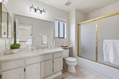 Welcome to your beautiful dream home! This lovely 4-bedroom - photo 38