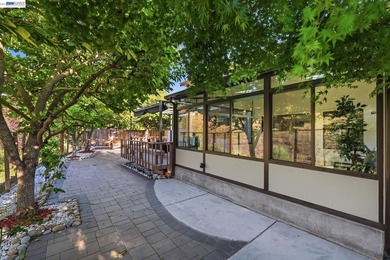 Welcome to your beautiful dream home! This lovely 4-bedroom - photo 45