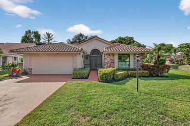 (private lake, pond, creek) Home For Sale in Boynton Beach Florida