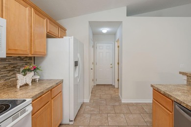 Welcome to coastal living in Navarre! This beautiful 3-bedroom - photo 12
