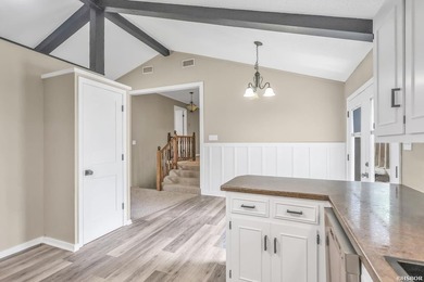 Welcome to 203 Halteria Point, recently remodeled, beautifully - photo 12