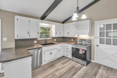 Welcome to 203 Halteria Point, recently remodeled, beautifully - photo 13